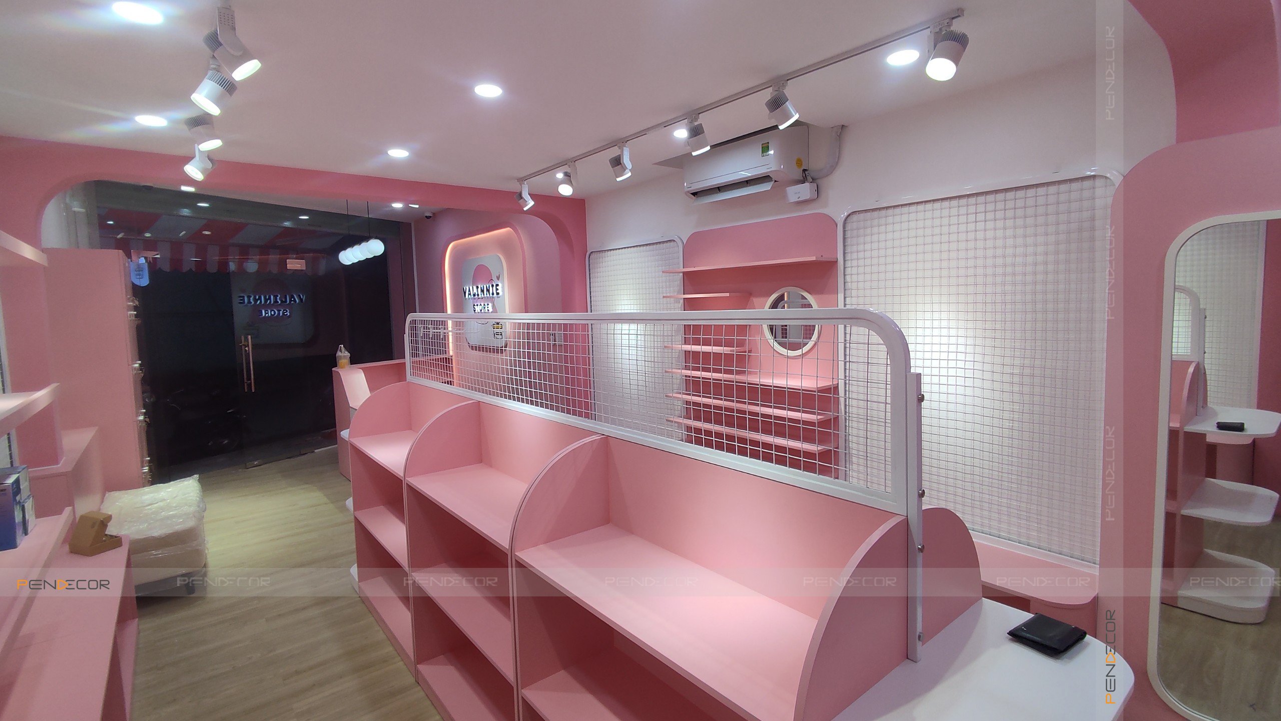 Thi Công Shop Phụ Kiện Valinnie Store