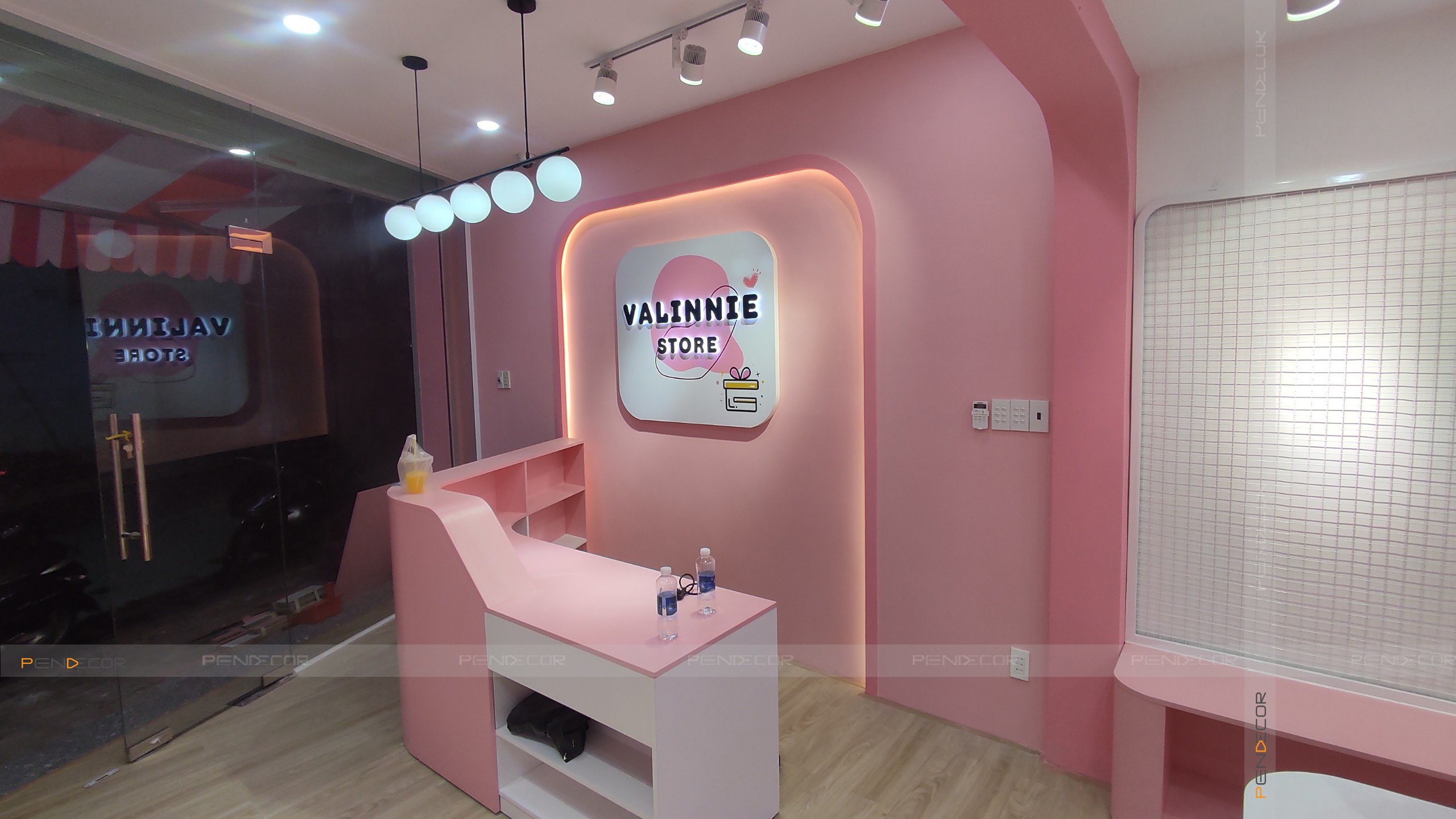 Thi Công Shop Phụ Kiện Valinnie Store