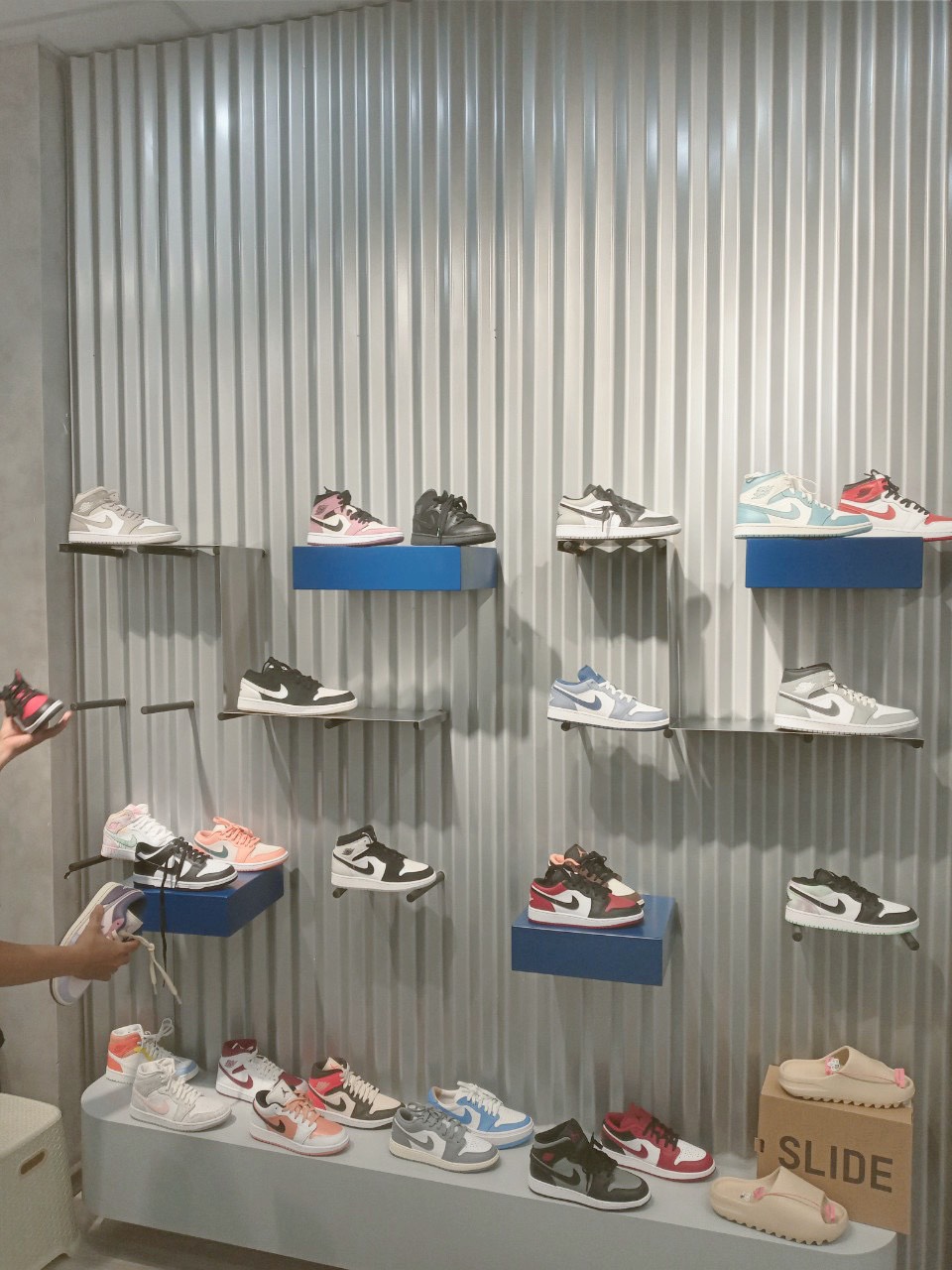 Thiết Kế Shop Giày Phụ Kiện Japan Order - Alex House