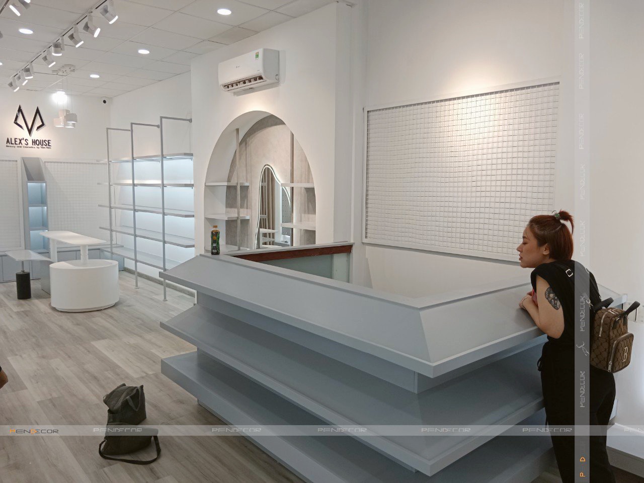 Thiết Kế Shop Giày Phụ Kiện Japan Order - Alex House