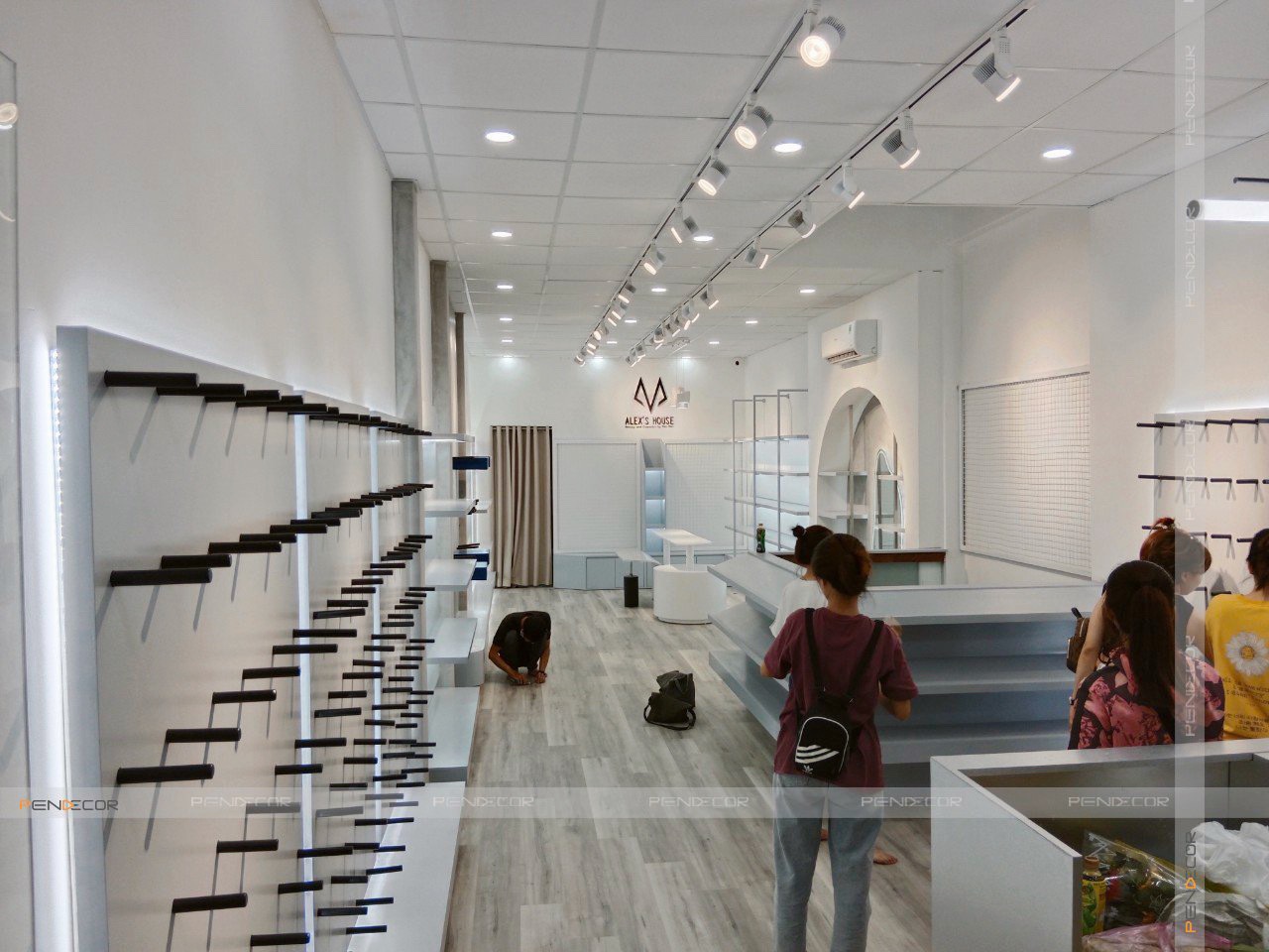 Thiết Kế Shop Giày Phụ Kiện Japan Order - Alex House