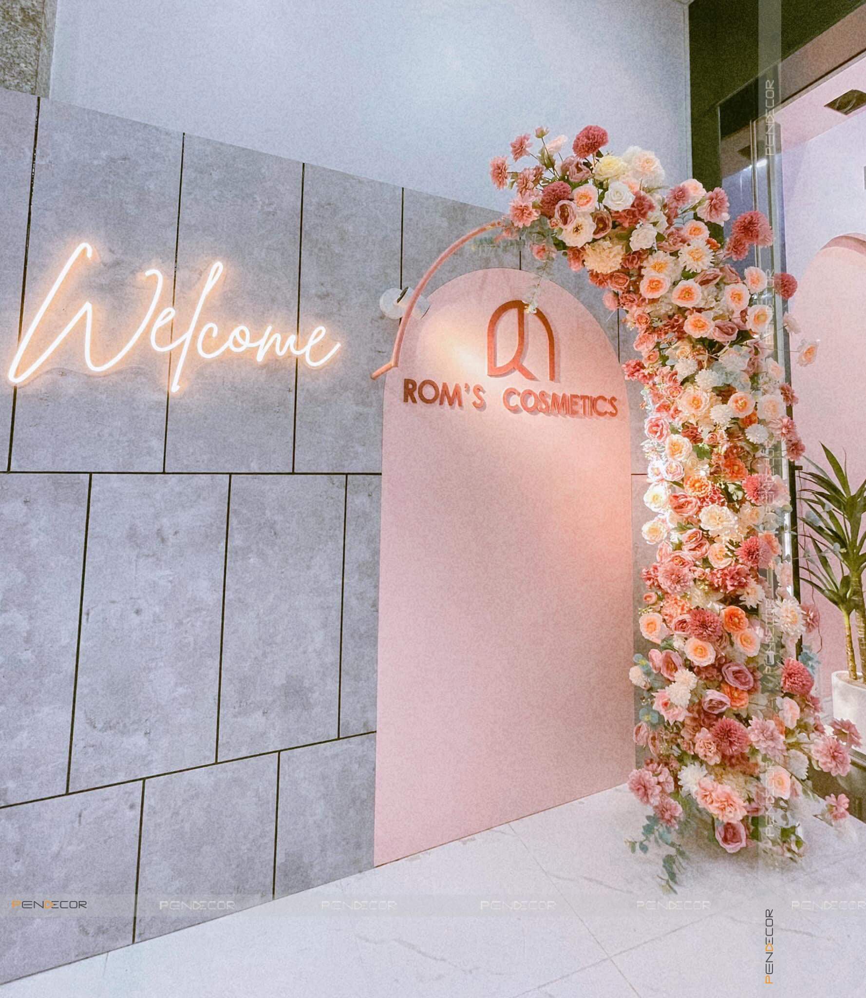 Thi Công Shop Mỹ Phẩm Rom's cosmetic