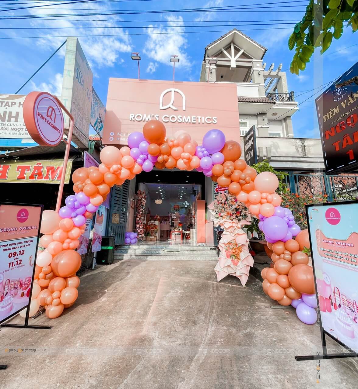 Thi Công Shop Mỹ Phẩm Rom's cosmetic