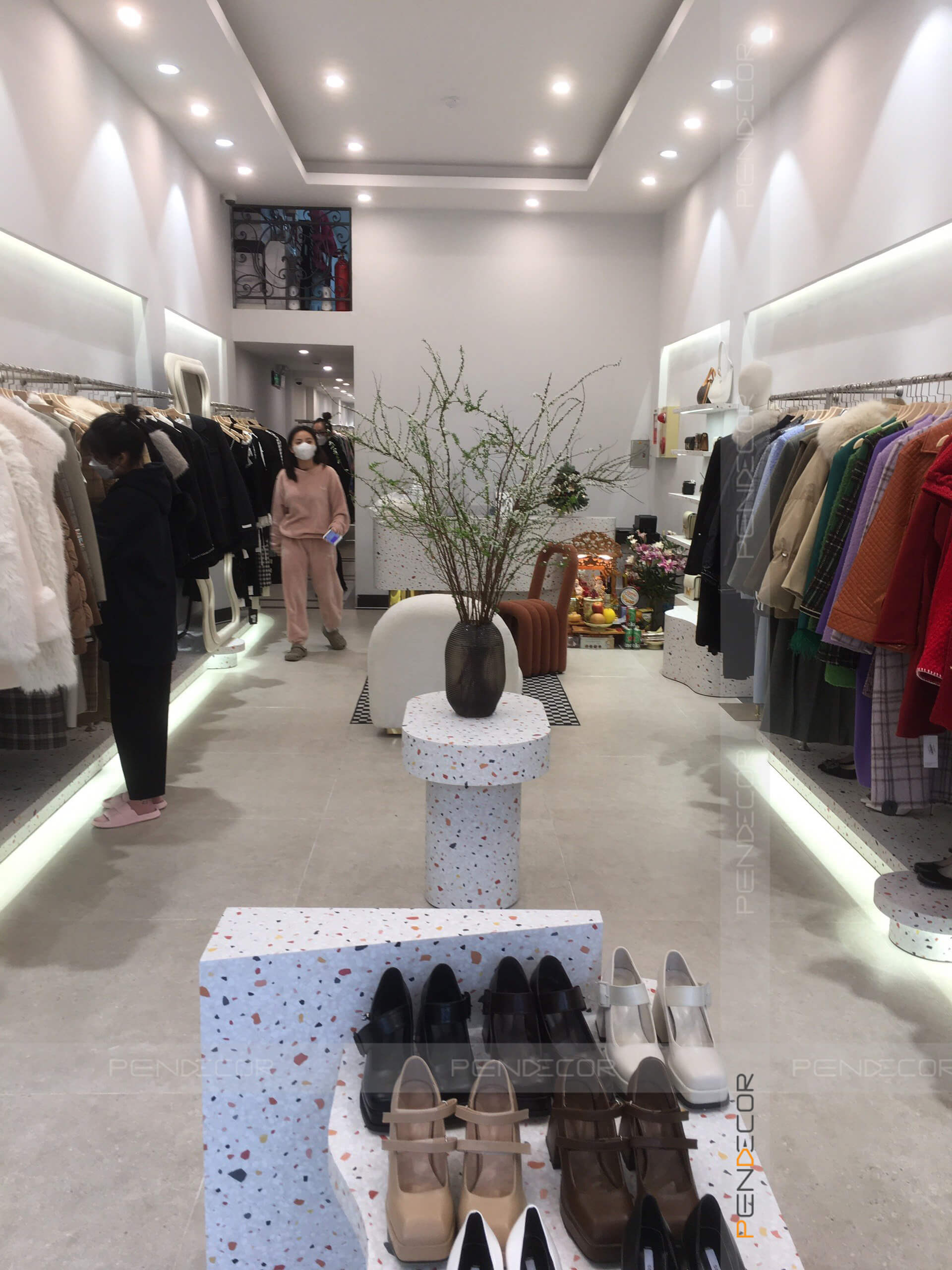 Thi Công Shop Thời Trang Nữ Hoang Thanh Thuy