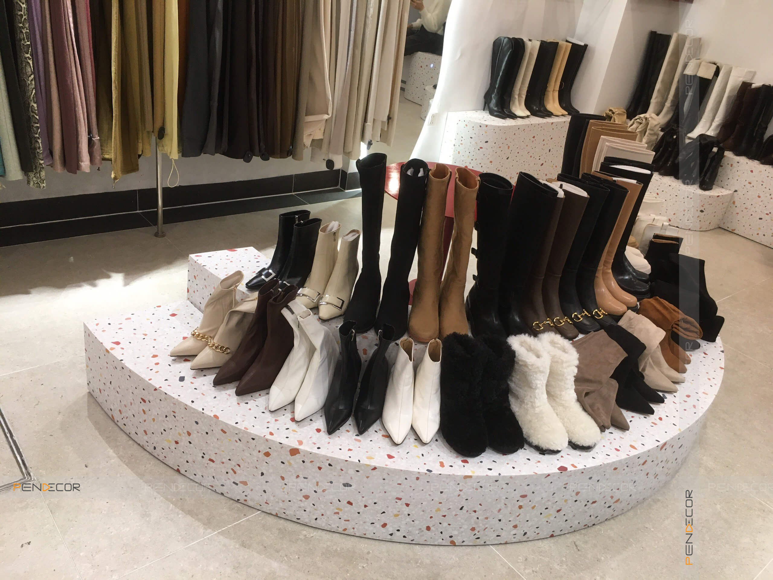 Thi Công Shop Thời Trang Nữ Hoang Thanh Thuy