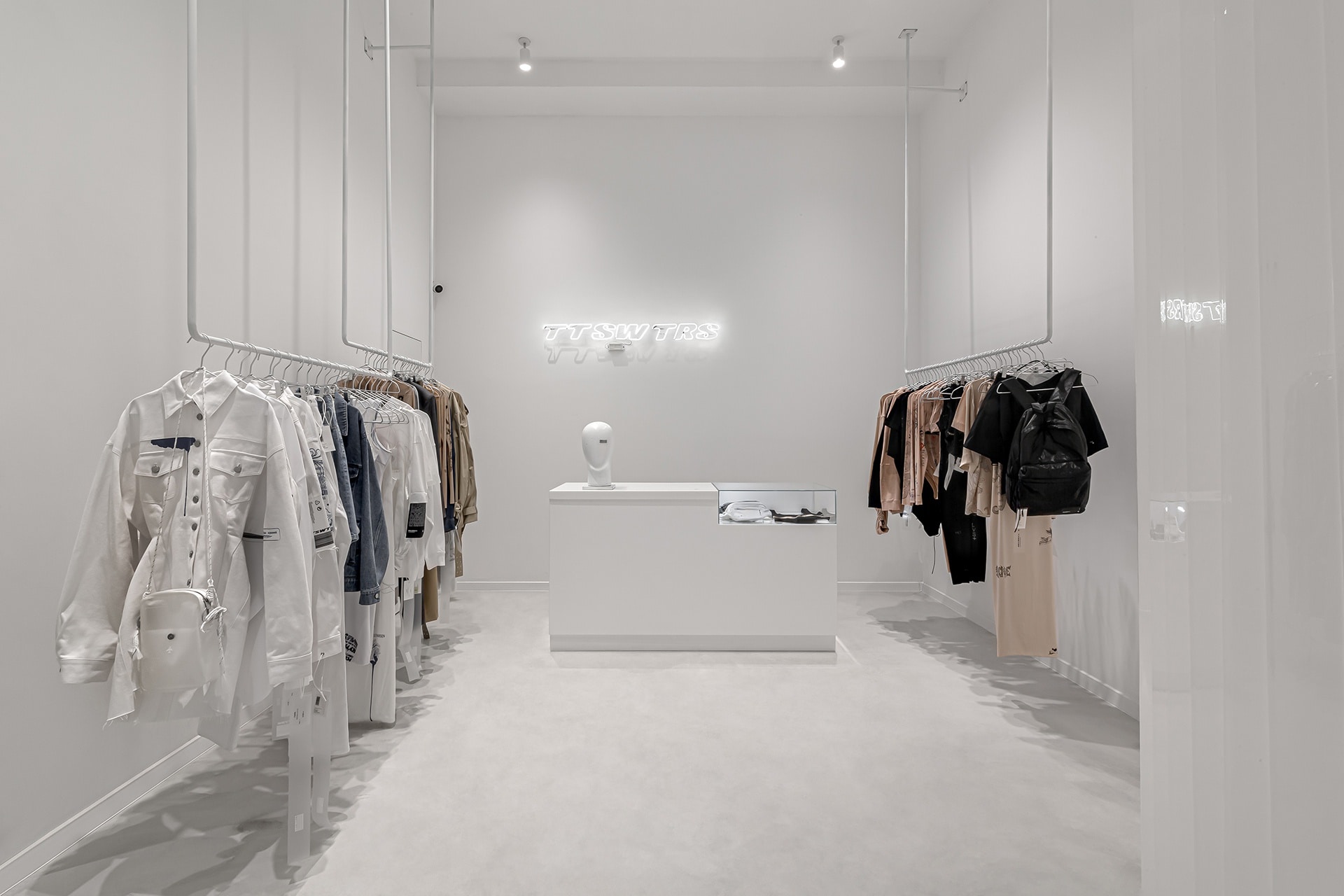 Top 16+ thiết kế shop quần áo nhỏ 10m2 đẹp, tối ưu không gian kinh doanh