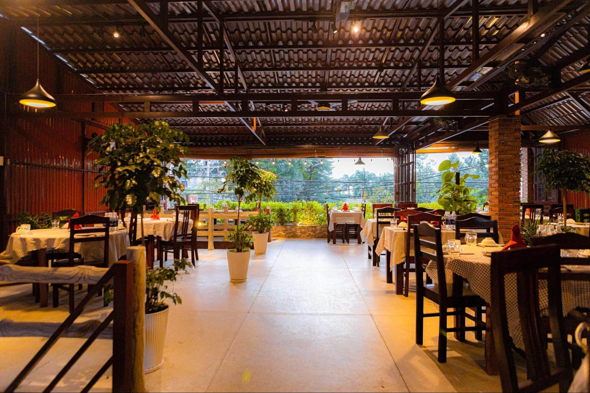 thiết kế quán ốc ngoài trời Pendecor