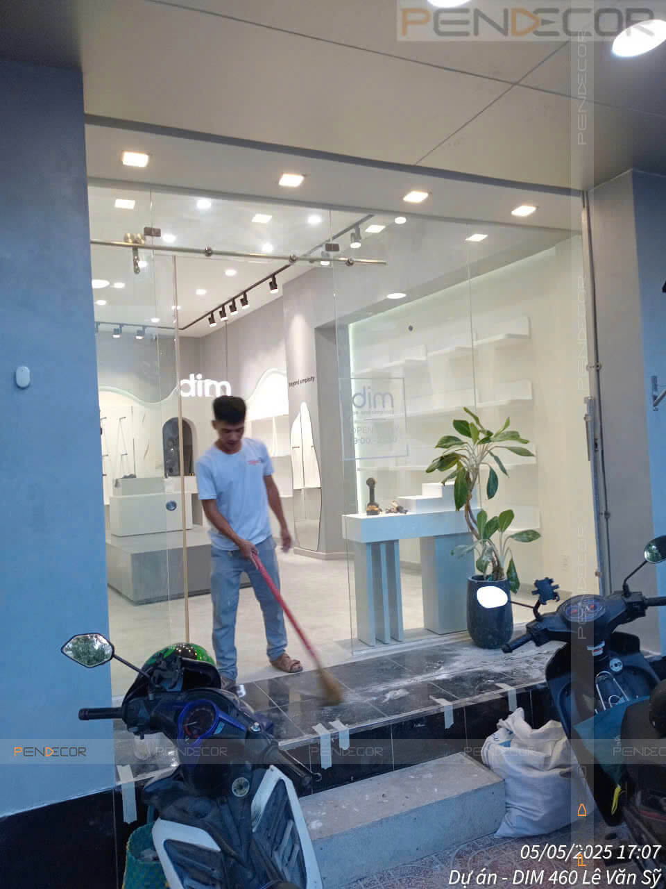 Thi Công Shop Phụ Kiện DIM