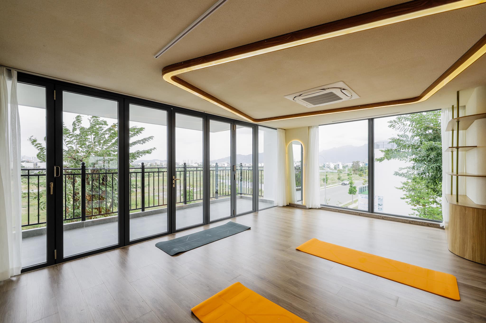 thiết kế phòng yoga đẹp Pendecor