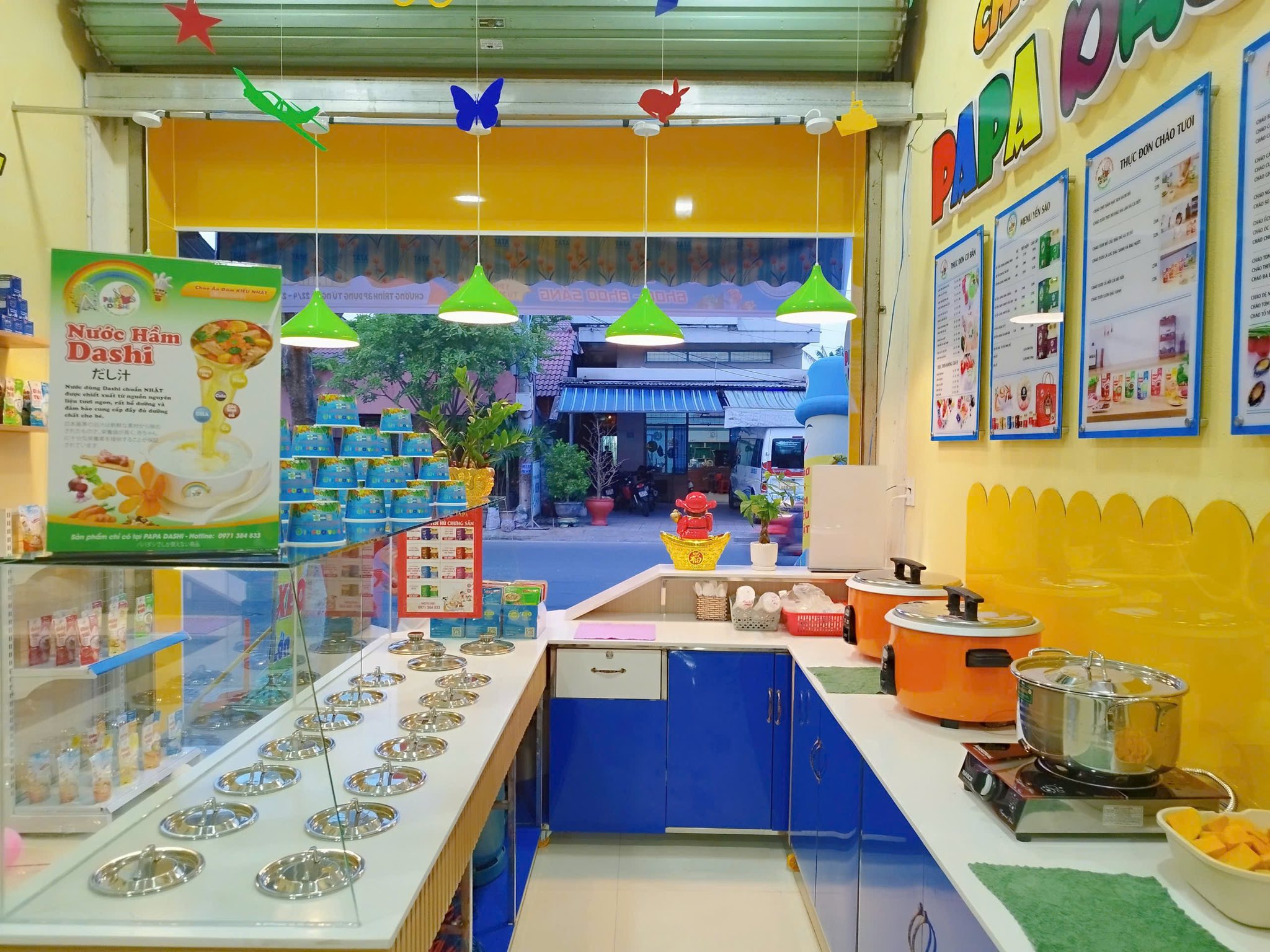 thiết kế cửa hàng Pendecor